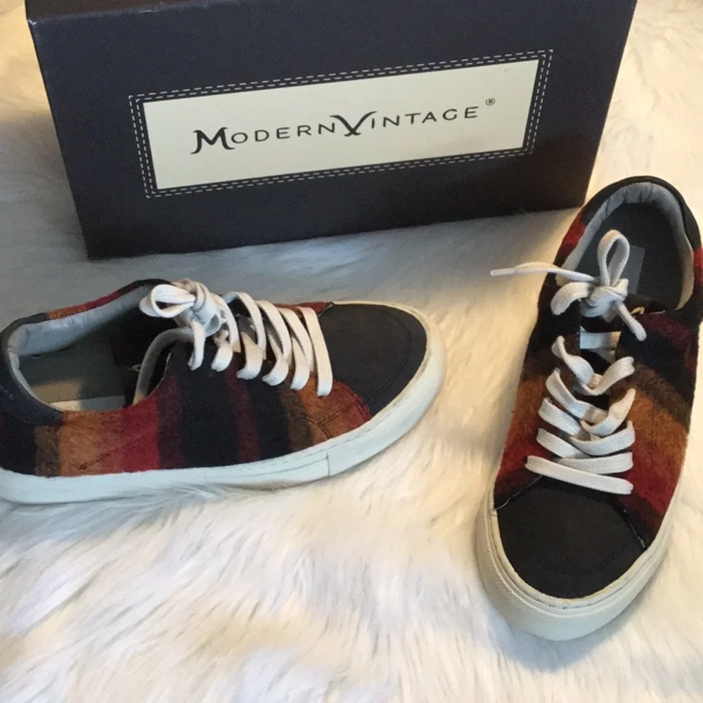 MODERN VINTAGE OMBRÉ SNEAKER NWT